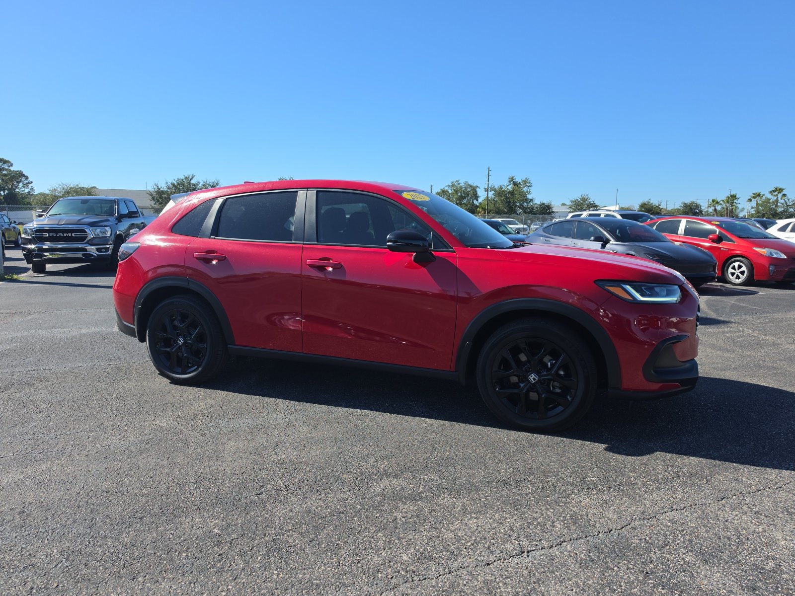 Used 2025 Honda HR-V Sport image 2