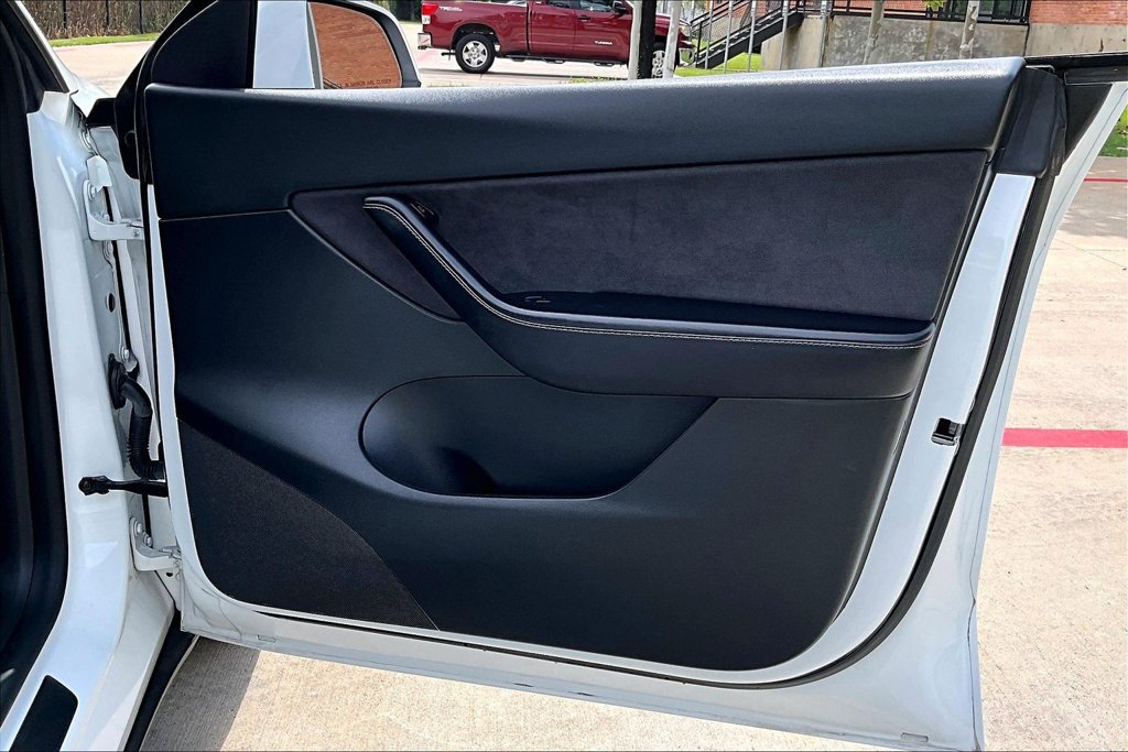 Used 2022 Tesla Model Y Performance AWD/4WD image 25