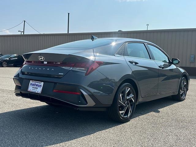 New 2025 Hyundai Elantra Limited image 4