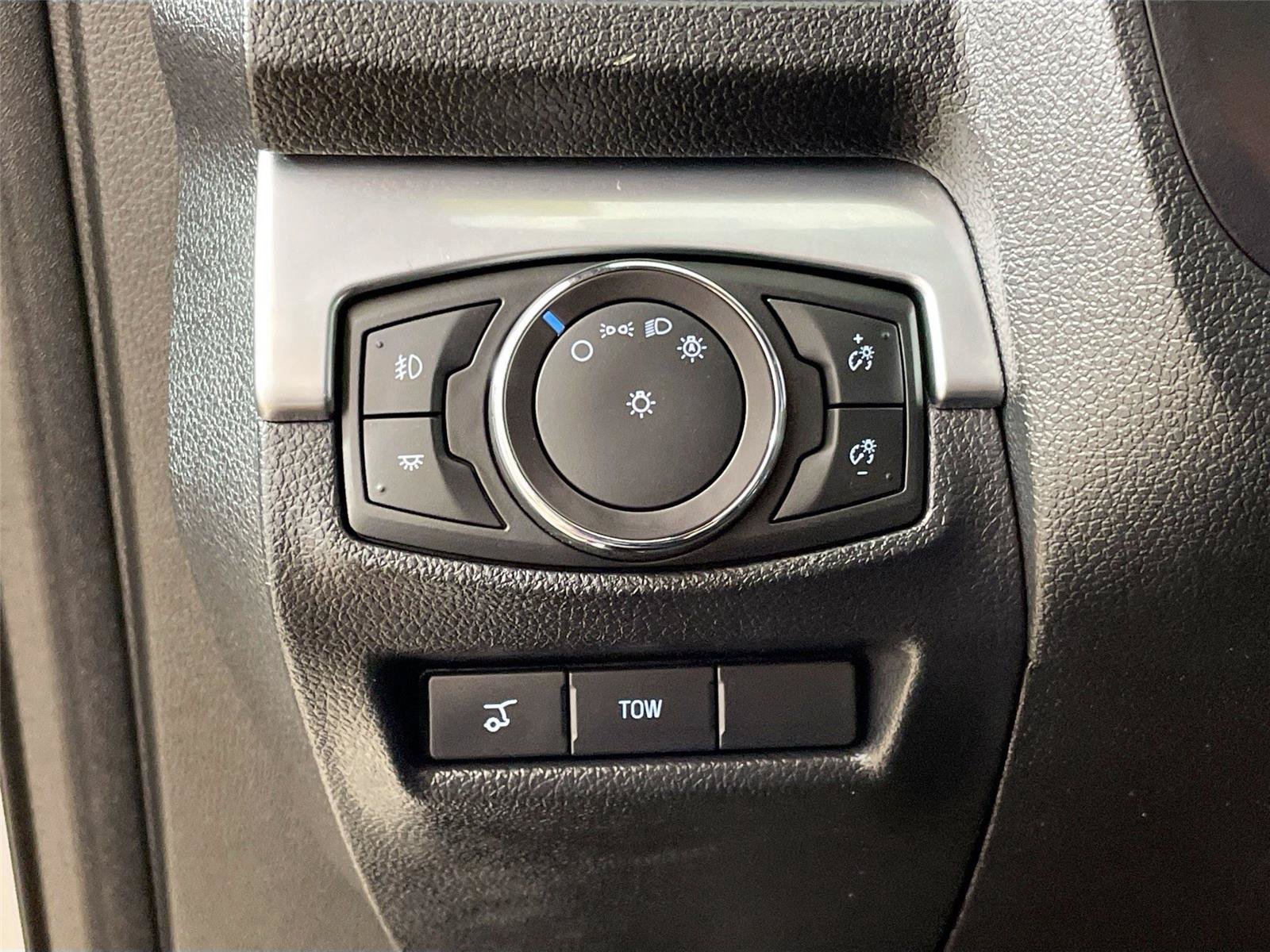 Used 2017 Ford Explorer Limited w/ Equipment Group 301A AWD/4WD image 14