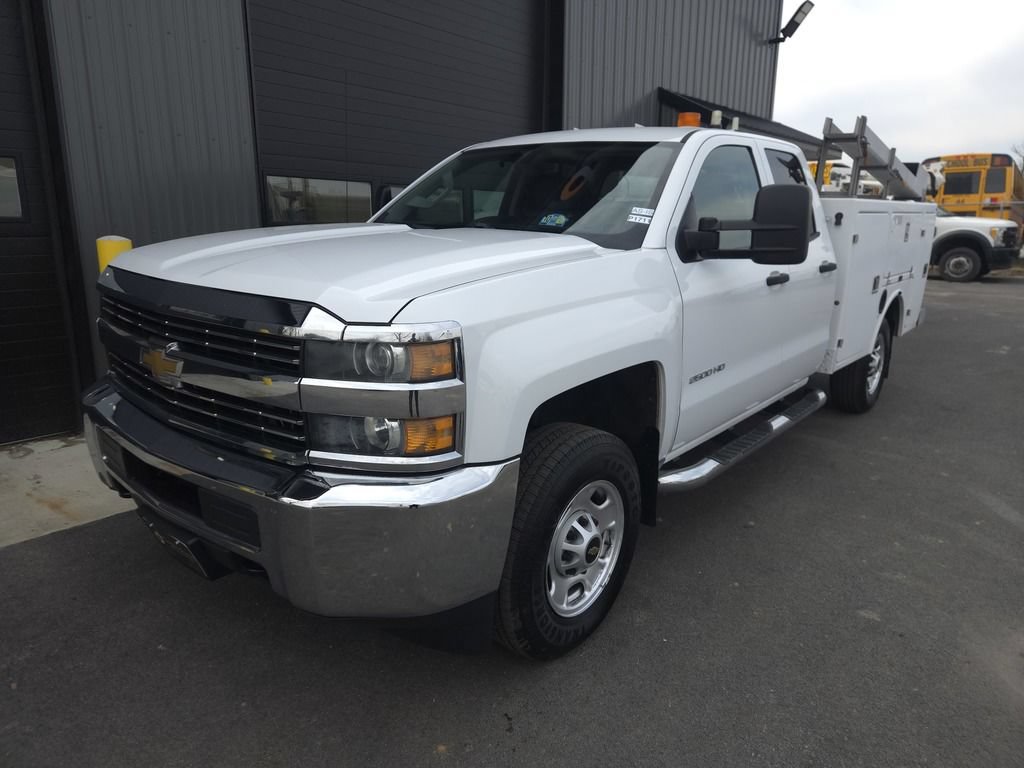 Used 2015 Chevrolet Silverado 2500 W/T RWD image 2