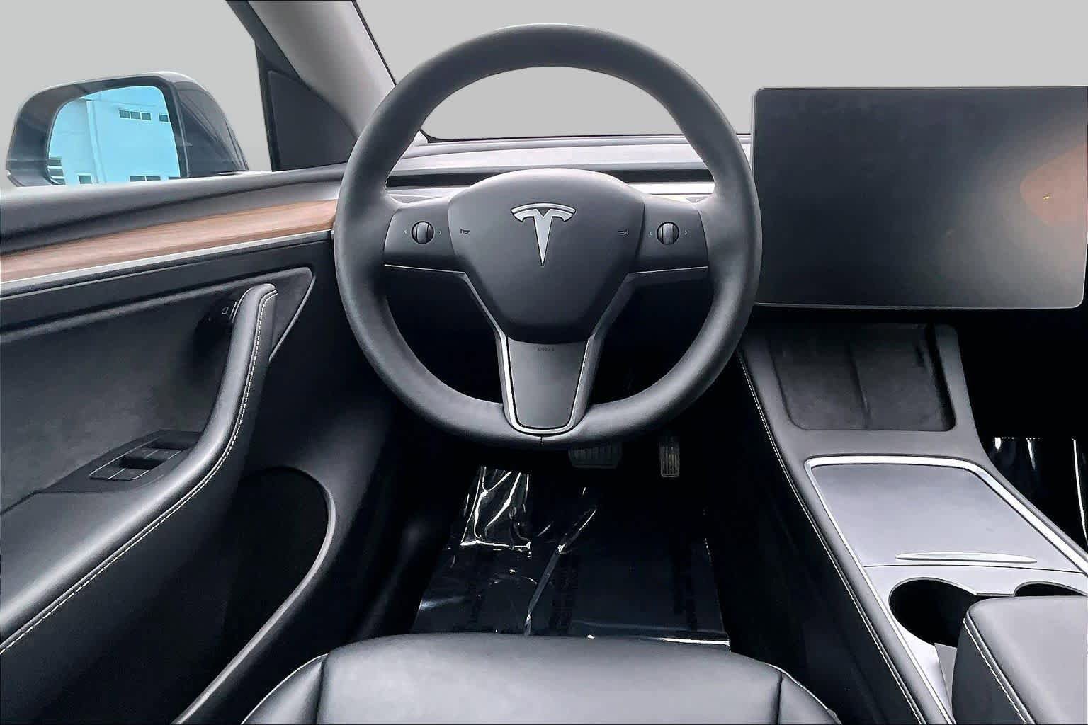 Used 2024 Tesla Model Y Long Range AWD/4WD image 5