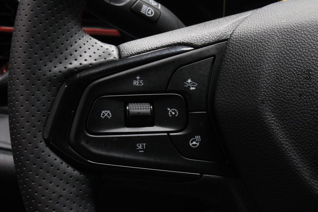 Used 2025 Chevrolet Trax RS w/ Driver Confidence Package FWD image 26