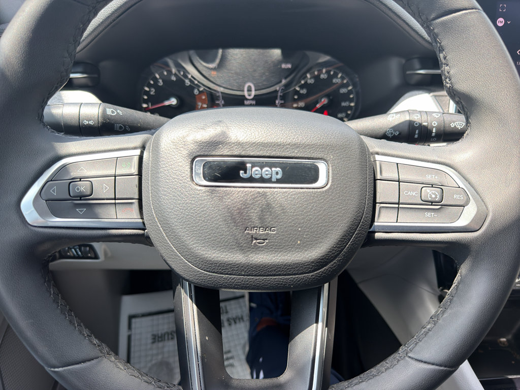 Used 2024 Jeep Compass Latitude AWD/4WD image 16