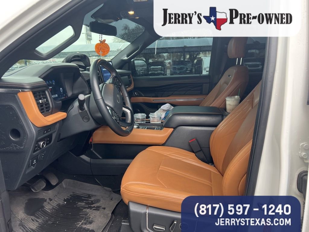Used 2024 Ford Expedition Platinum image 7