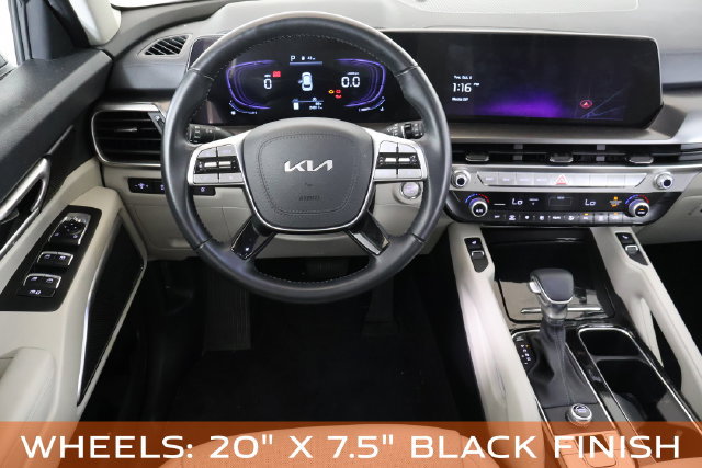 Used 2025 Kia Telluride S FWD image 19