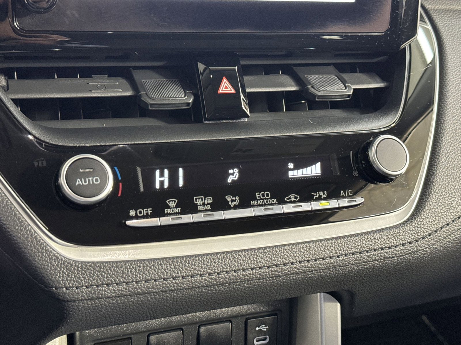 Used 2023 Toyota Corolla Cross LE image 25