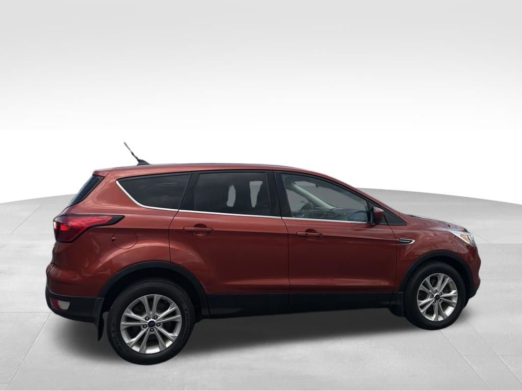 Used 2019 Ford Escape SE image 9