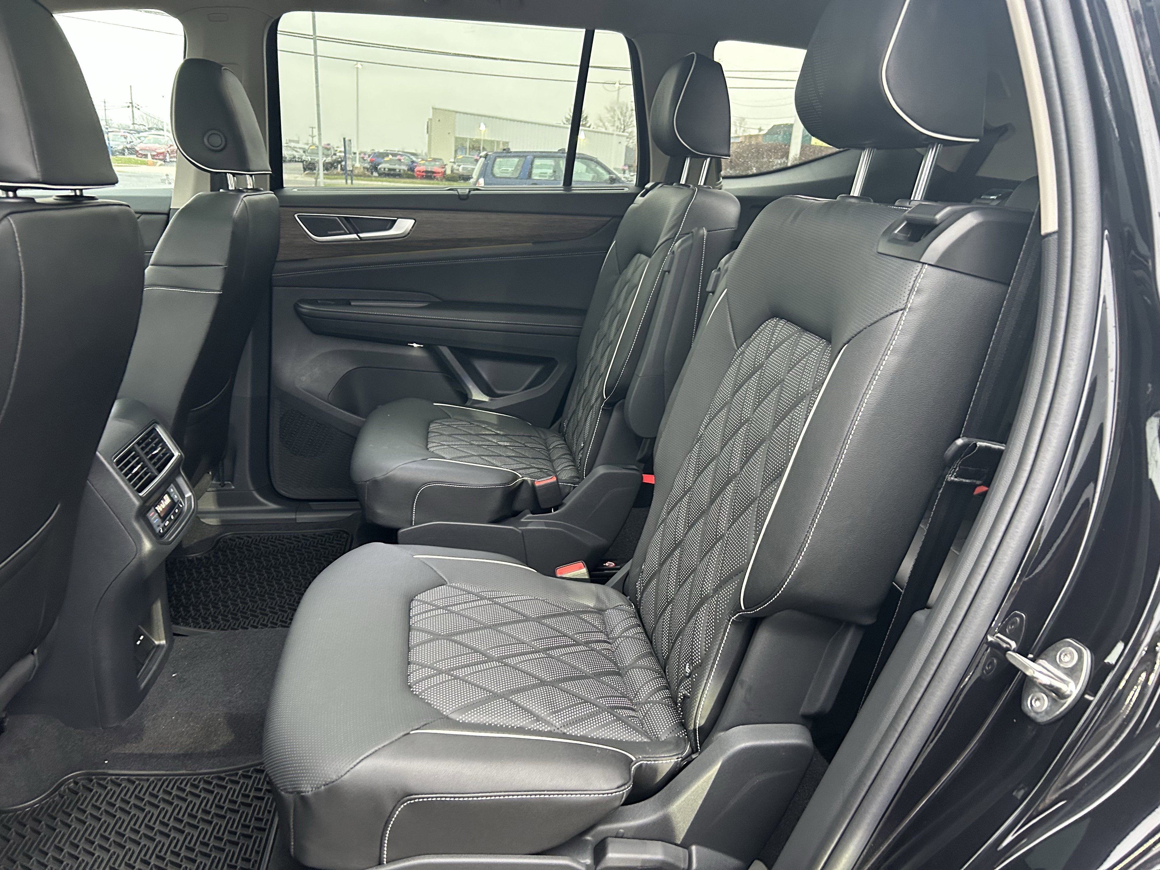 New 2026 Volkswagen Atlas SEL Premium R-Line image 25