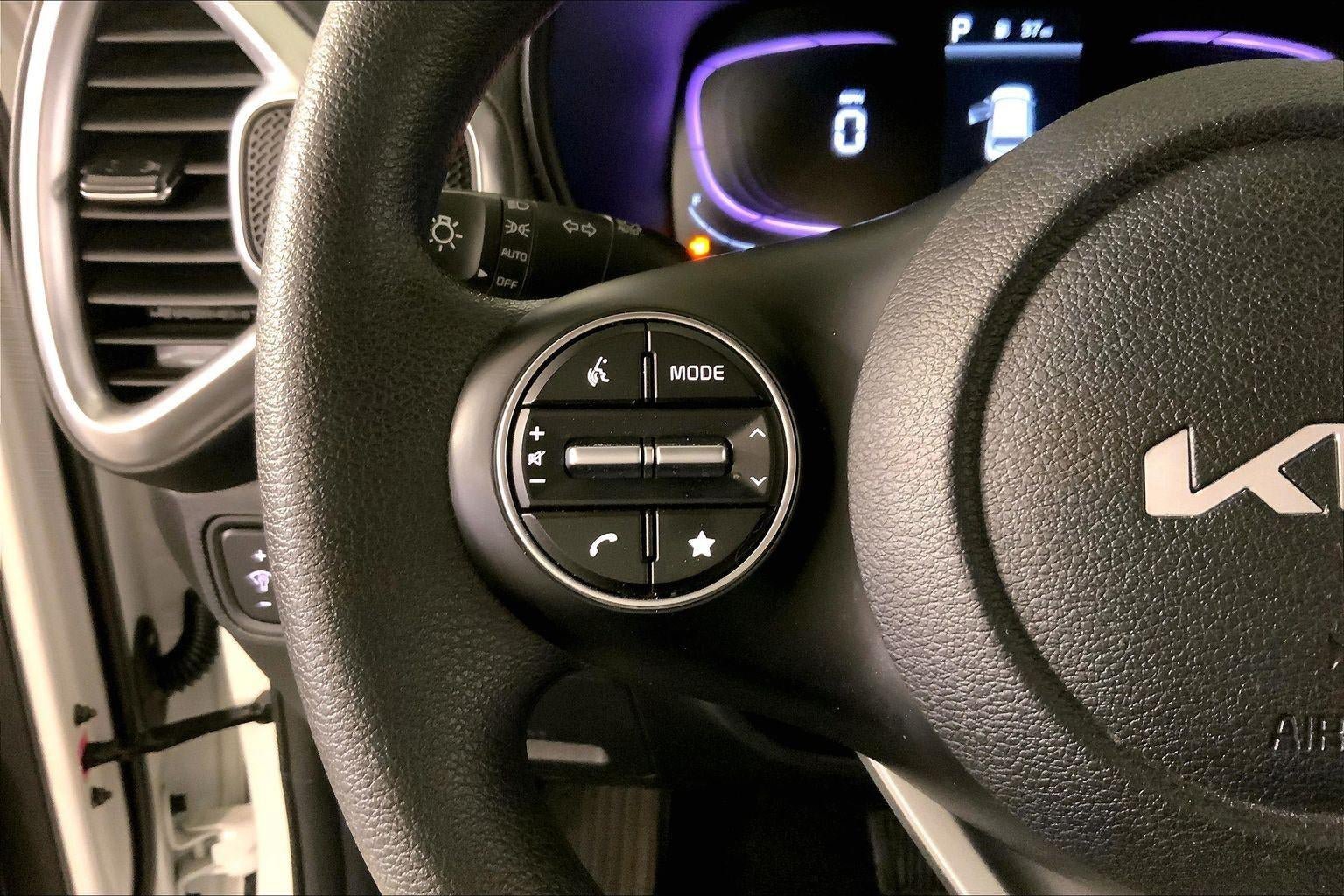 Certified 2025 Kia Soul LX FWD image 18