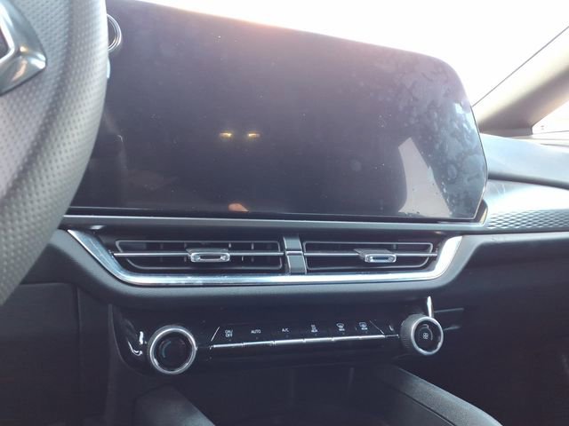 Used 2026 Chevrolet Equinox EV LT image 12