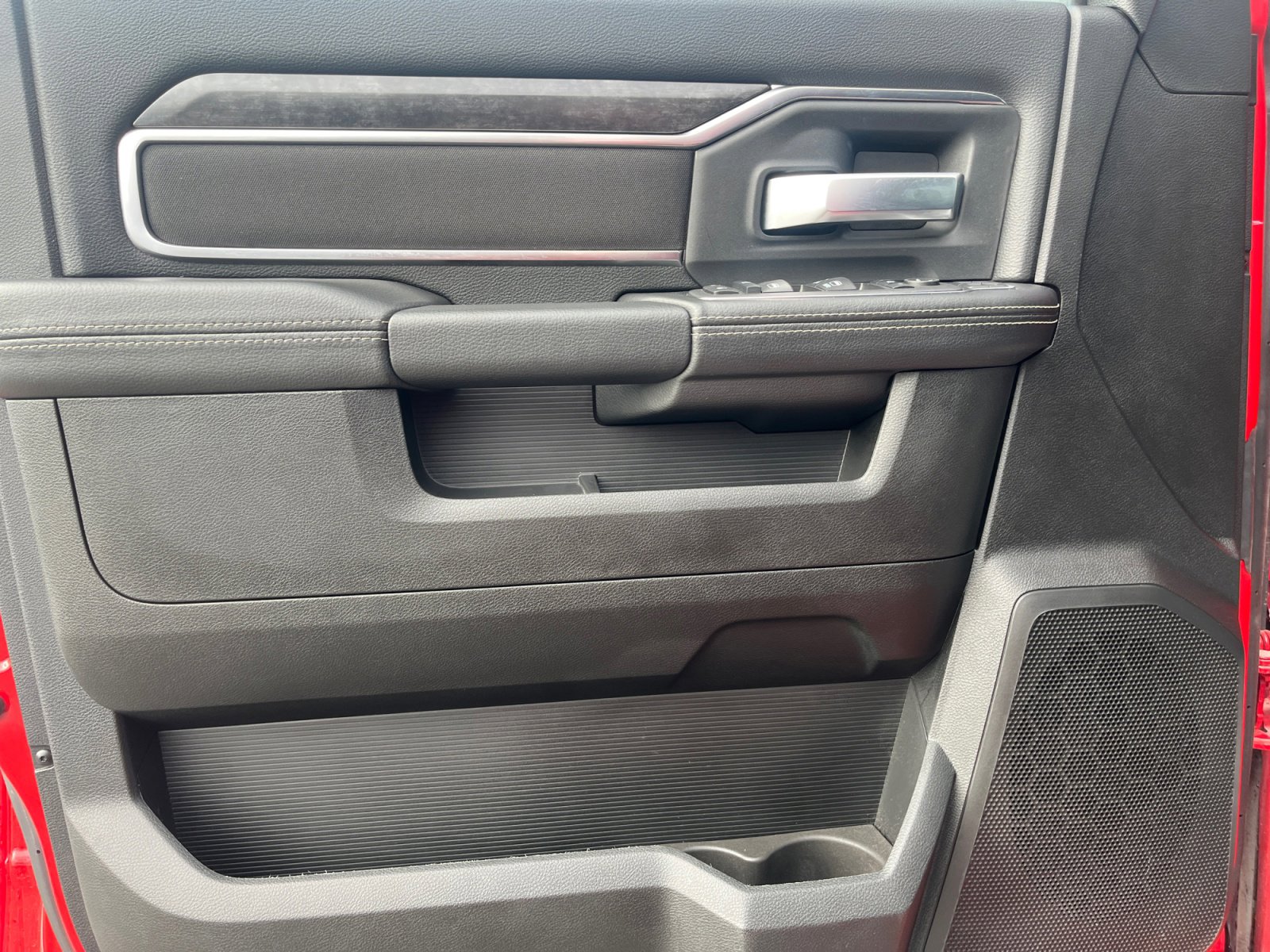 Used 2024 RAM 2500 Big Horn w/ Sport Appearance Package image 15