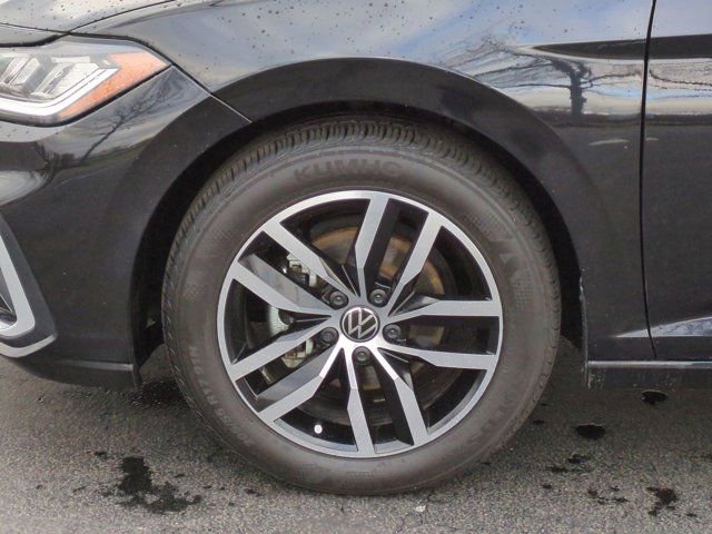 Used 2025 Volkswagen Jetta SE image 7