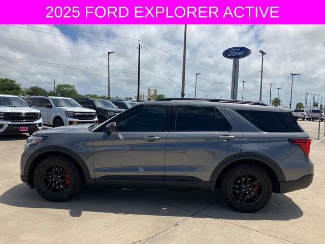 Used 2025 Ford Explorer Active RWD image 4
