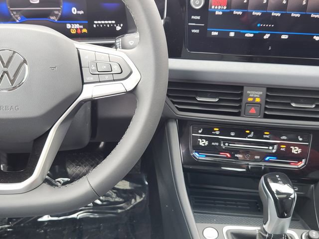New 2026 Volkswagen Jetta SE FWD image 28