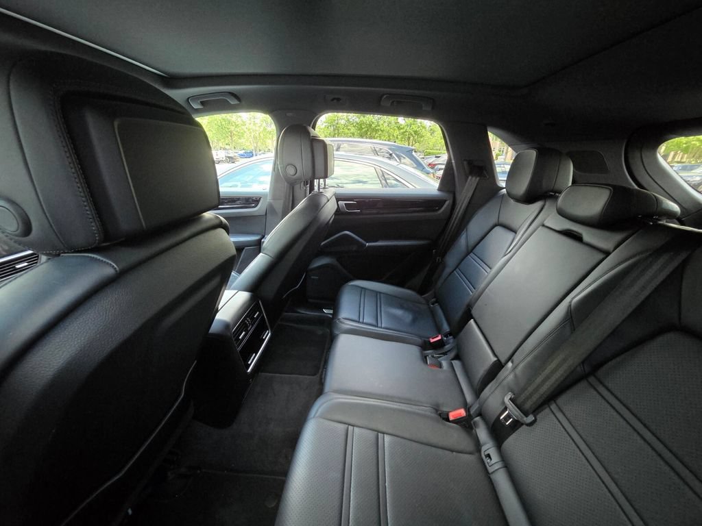 Used 2019 Porsche Cayenne S AWD/4WD image 10