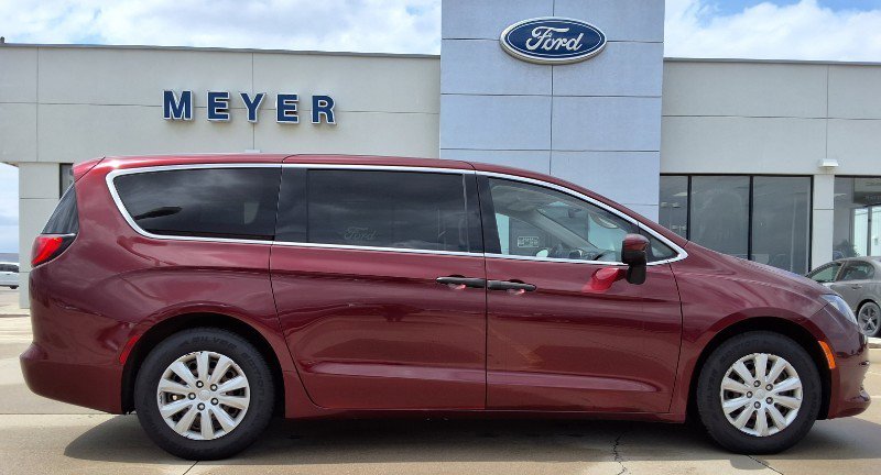 Used 2020 Chrysler Voyager L
