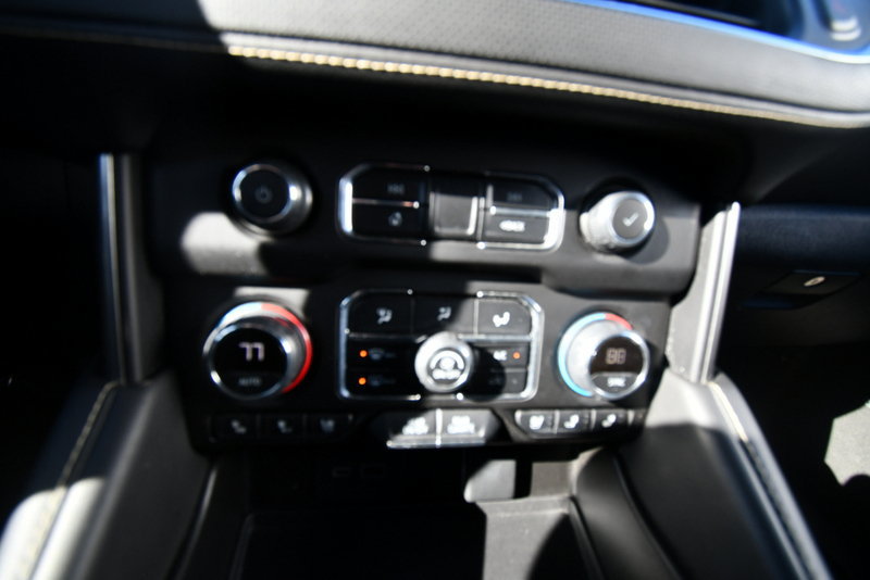Used 2024 Chevrolet Tahoe Premier AWD/4WD image 27