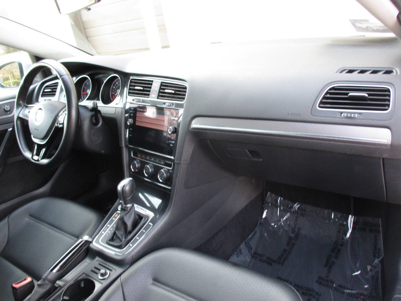 Used 2018 Volkswagen Golf Alltrack SE image 97