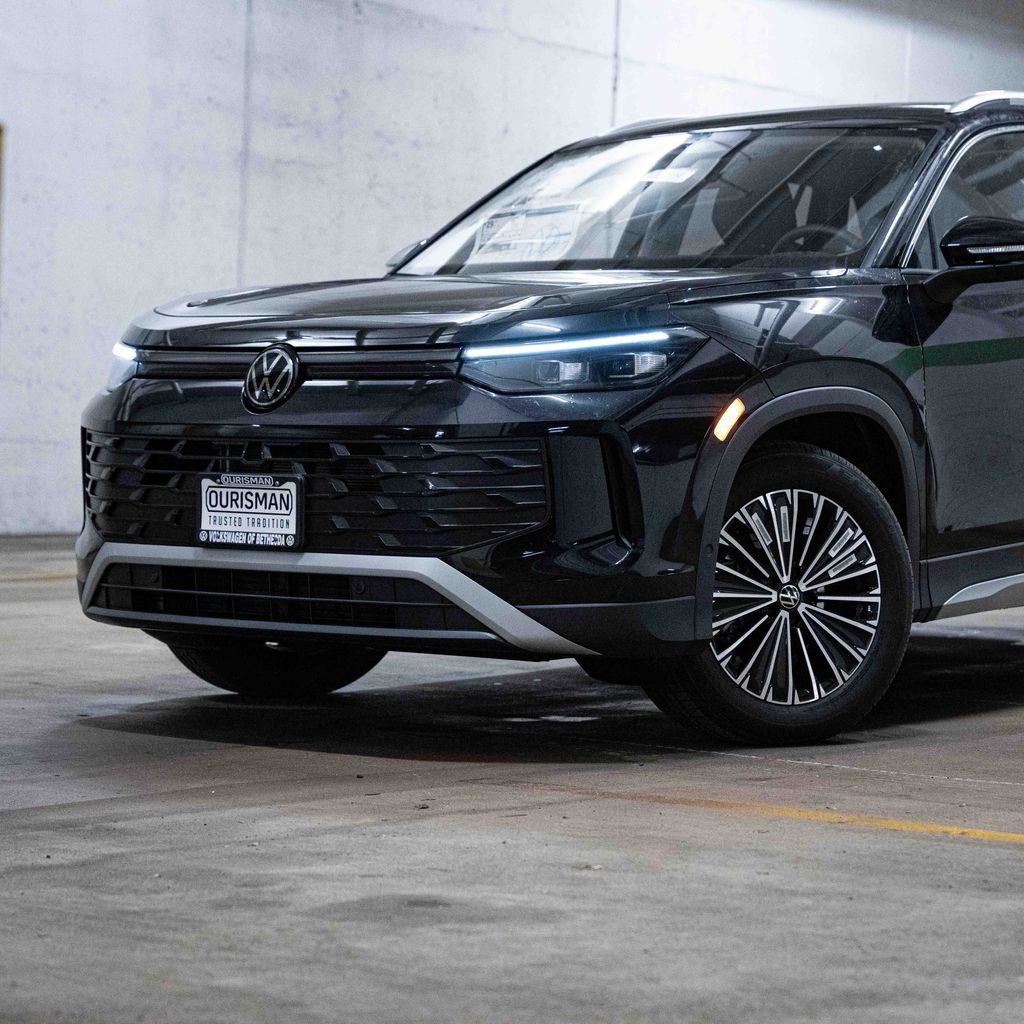 New 2026 Volkswagen Tiguan S image 2