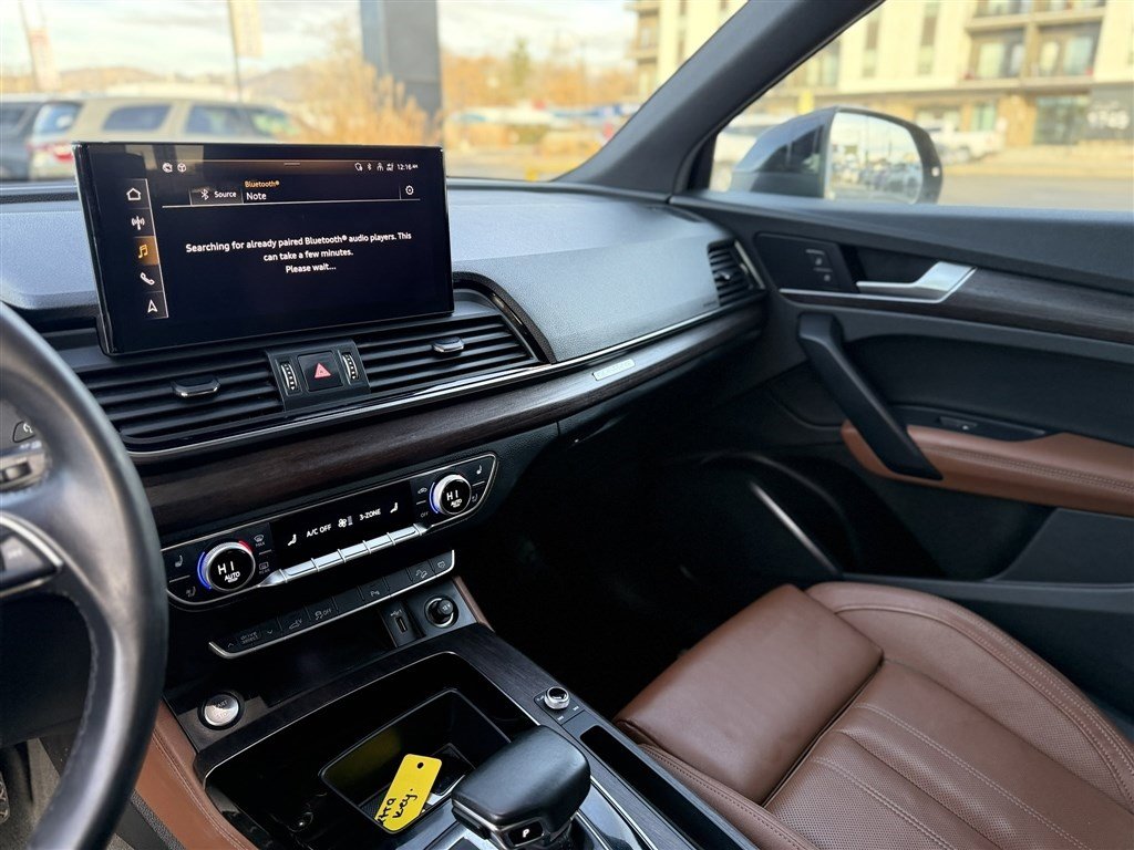 Used 2022 Audi Q5 e Premium Plus w/ Premium Plus Package image 25