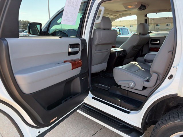 Used 2021 Toyota Sequoia Platinum AWD/4WD image 40