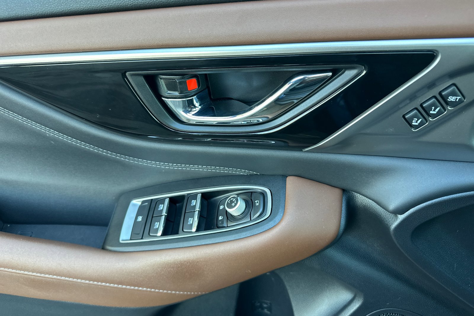 Used 2022 Subaru Outback Touring w/ Popular Package #2 image 11