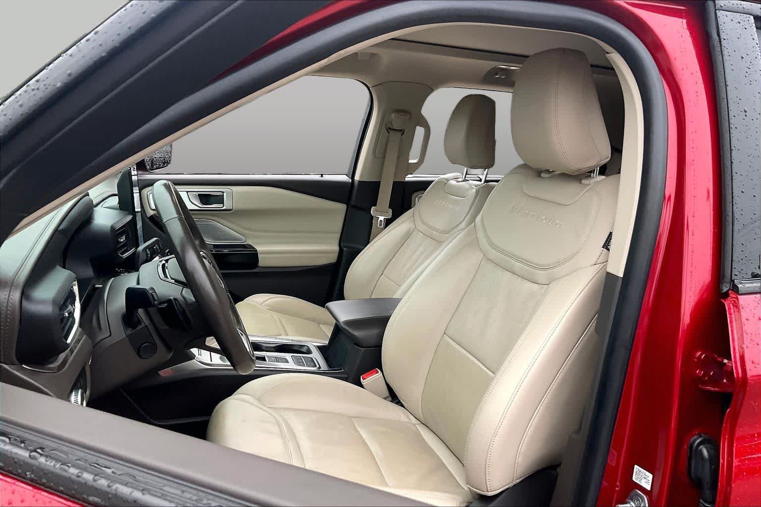 Used 2021 Ford Explorer Platinum w/ Premium Technology Package RWD image 8