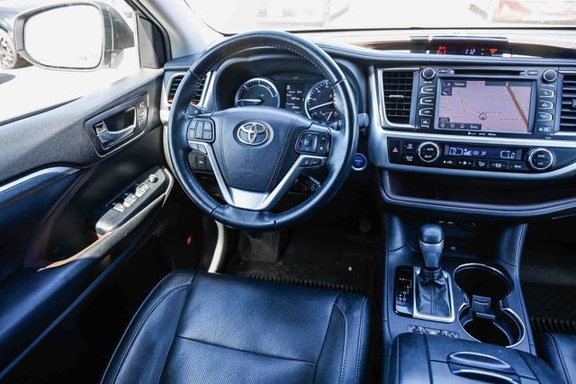 Used 2019 Toyota Highlander Limited image 17