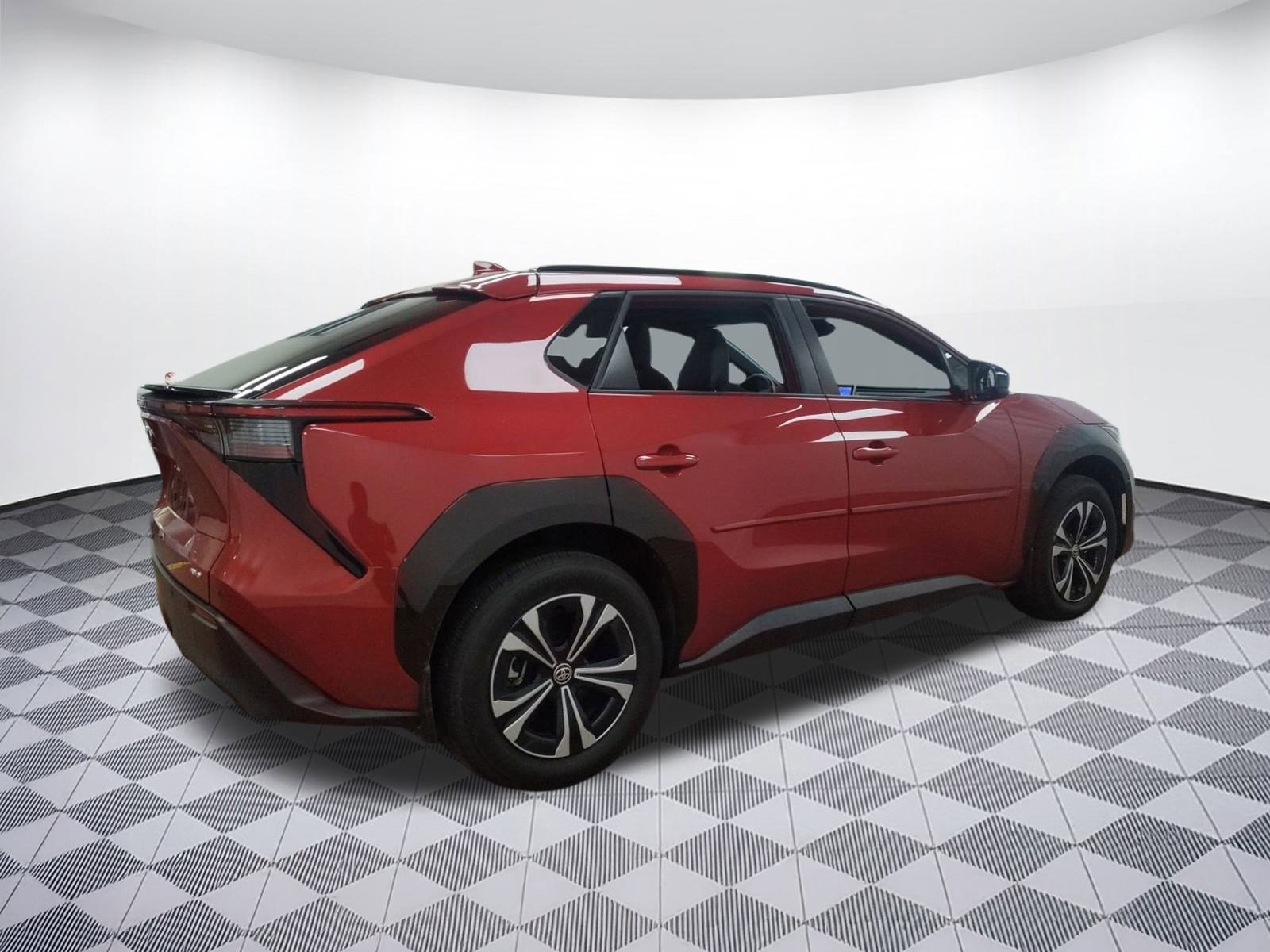 Used 2023 Toyota bZ4X XLE w/ Weather Package image 9