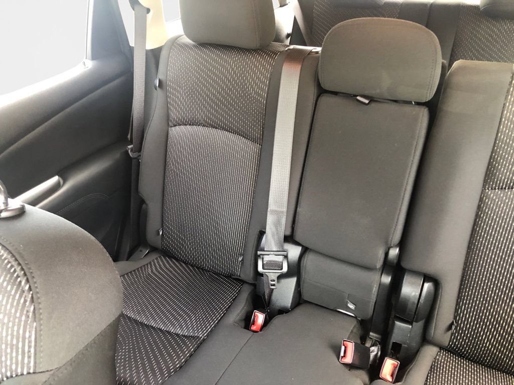 Used 2019 Dodge Journey SE w/ Connectivity Group FWD image 9