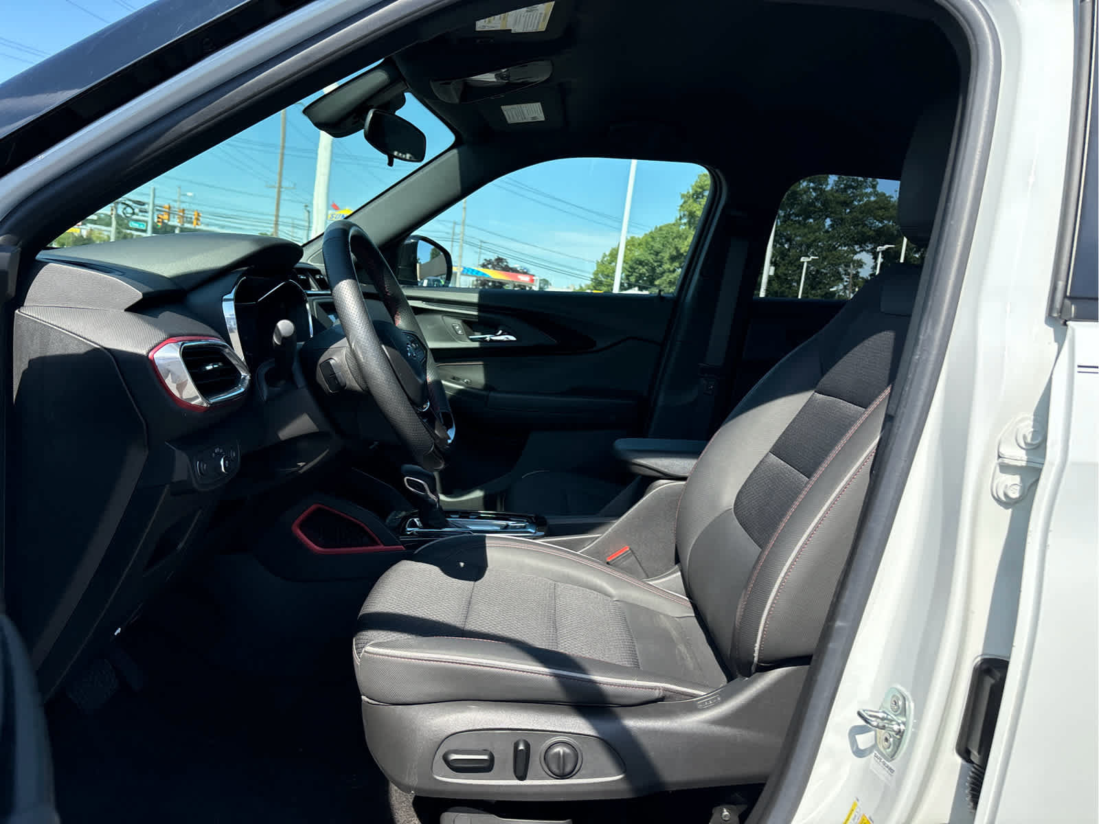 Certified 2023 Chevrolet TrailBlazer RS AWD/4WD image 9
