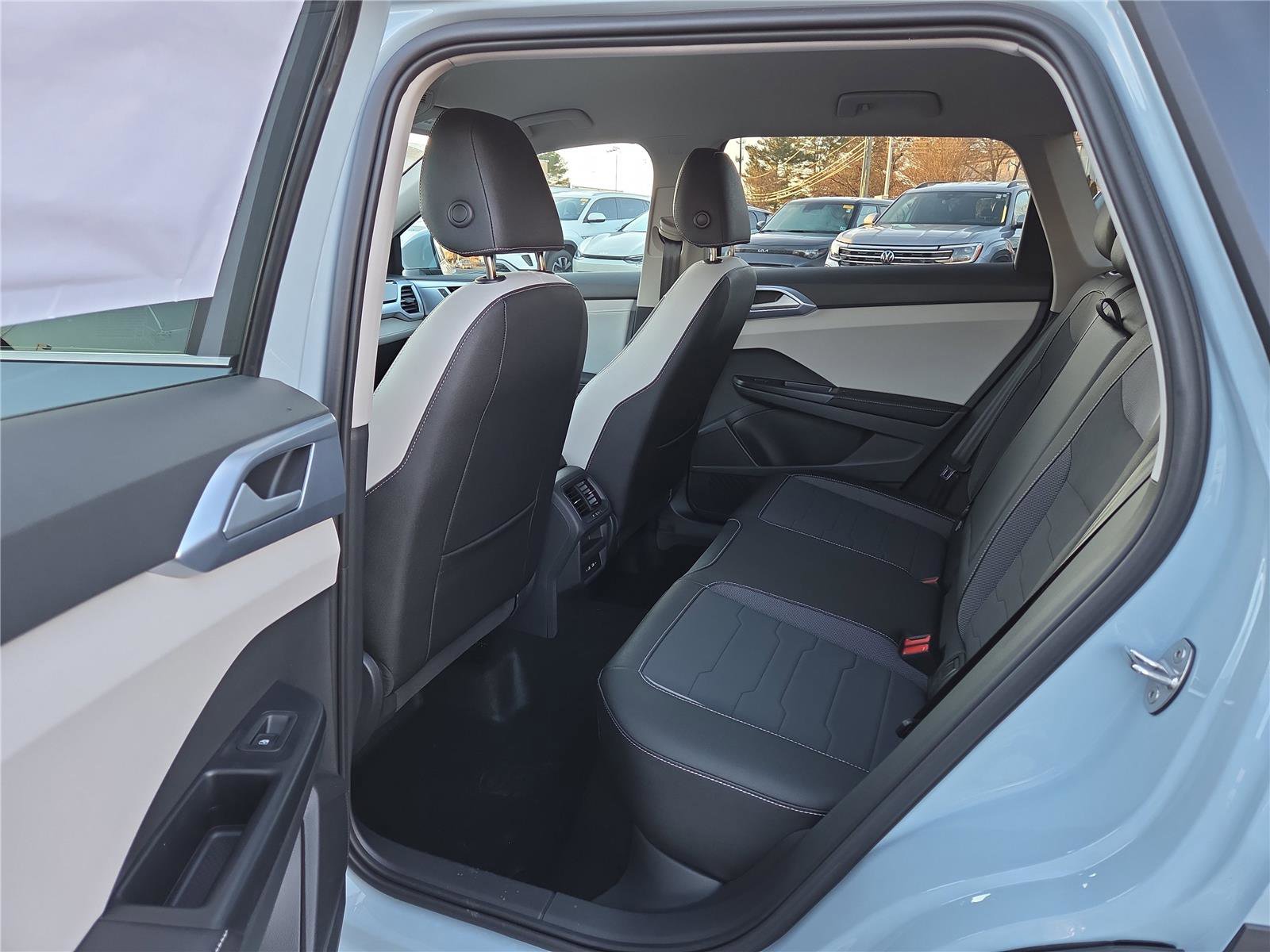 New 2026 Volkswagen Taos SE image 24