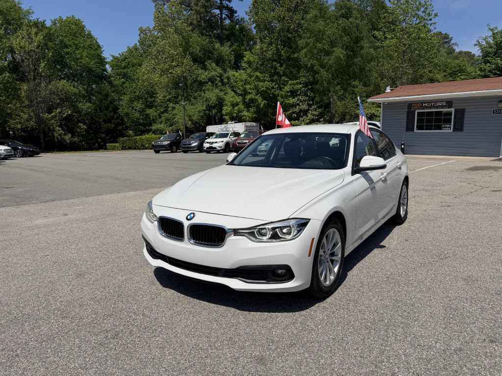 Used 2018 BMW 320i xDrive Sedan AWD/4WD image 1