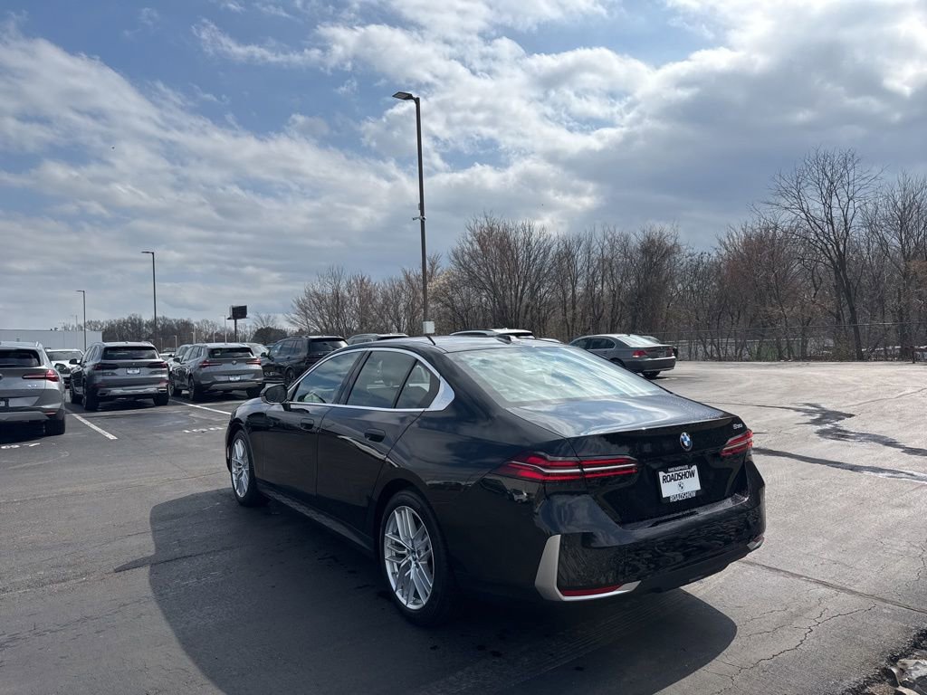 Used 2024 BMW 530i image 3
