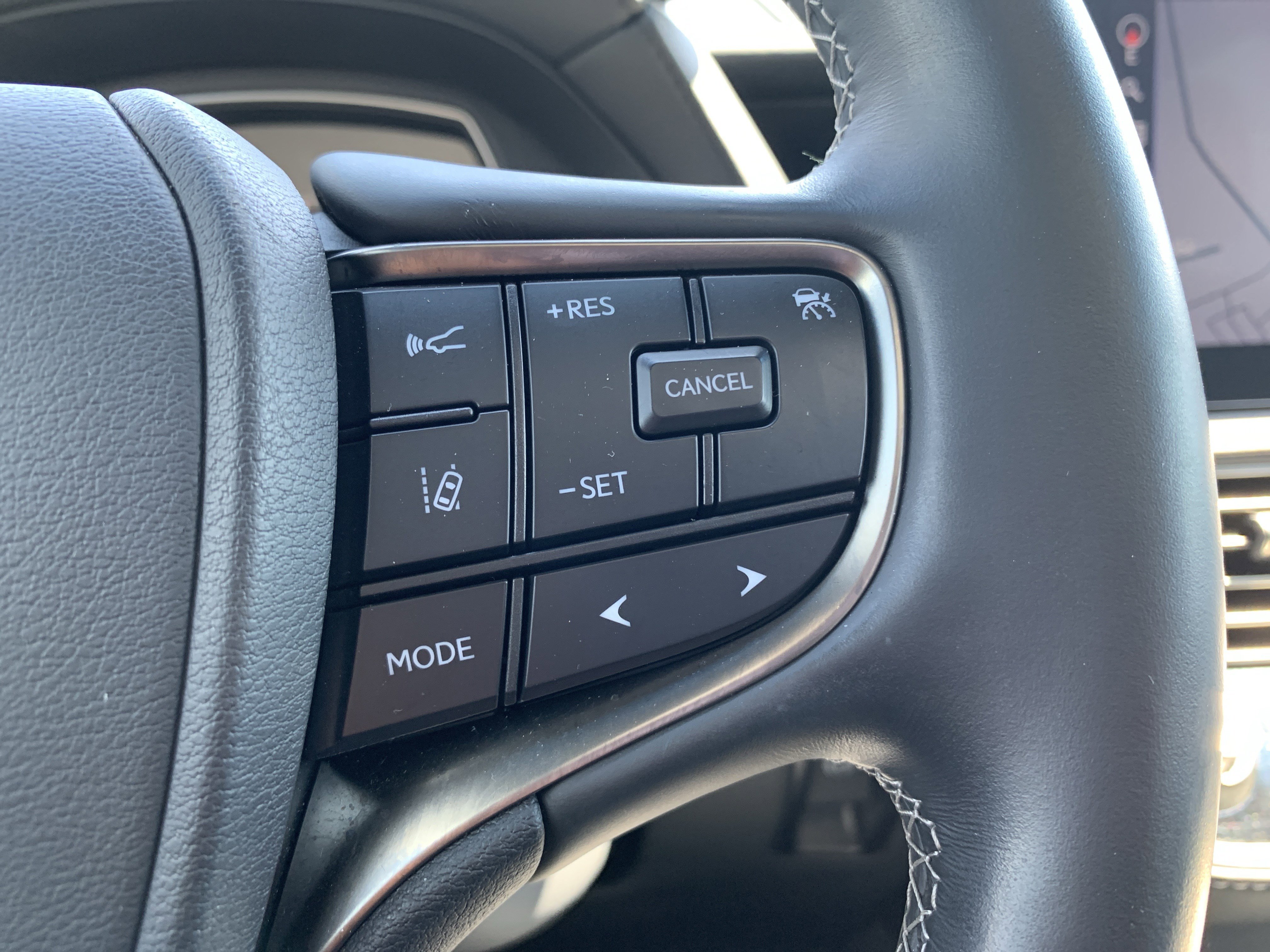 Used 2022 Lexus LS 500 500 w/ Accessory Package (Z2) image 20