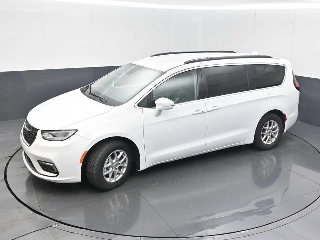 Used 2022 Chrysler Pacifica Touring-L image 36