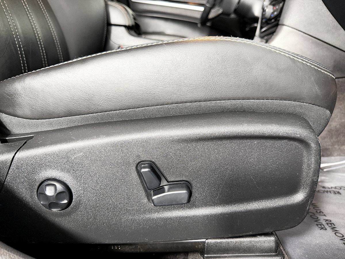 Used 2017 Chrysler 300 S RWD image 45