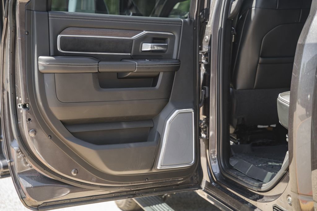 New 2026 RAM 2500 Laramie AWD/4WD image 42