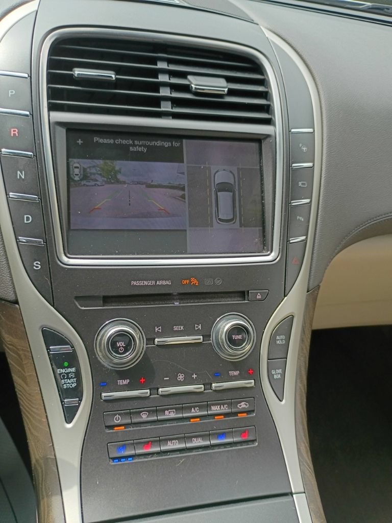 Used 2018 Lincoln MKX Reserve AWD/4WD image 17