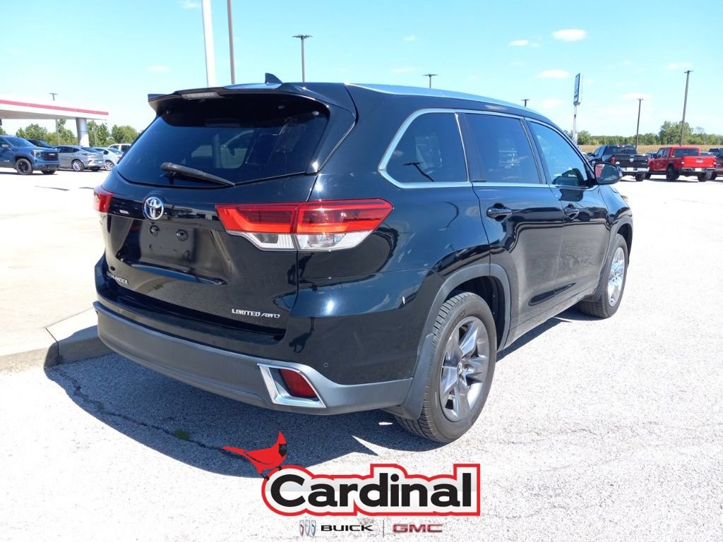 Used 2017 Toyota Highlander Limited Platinum w/ Carpet Mat Package image 6