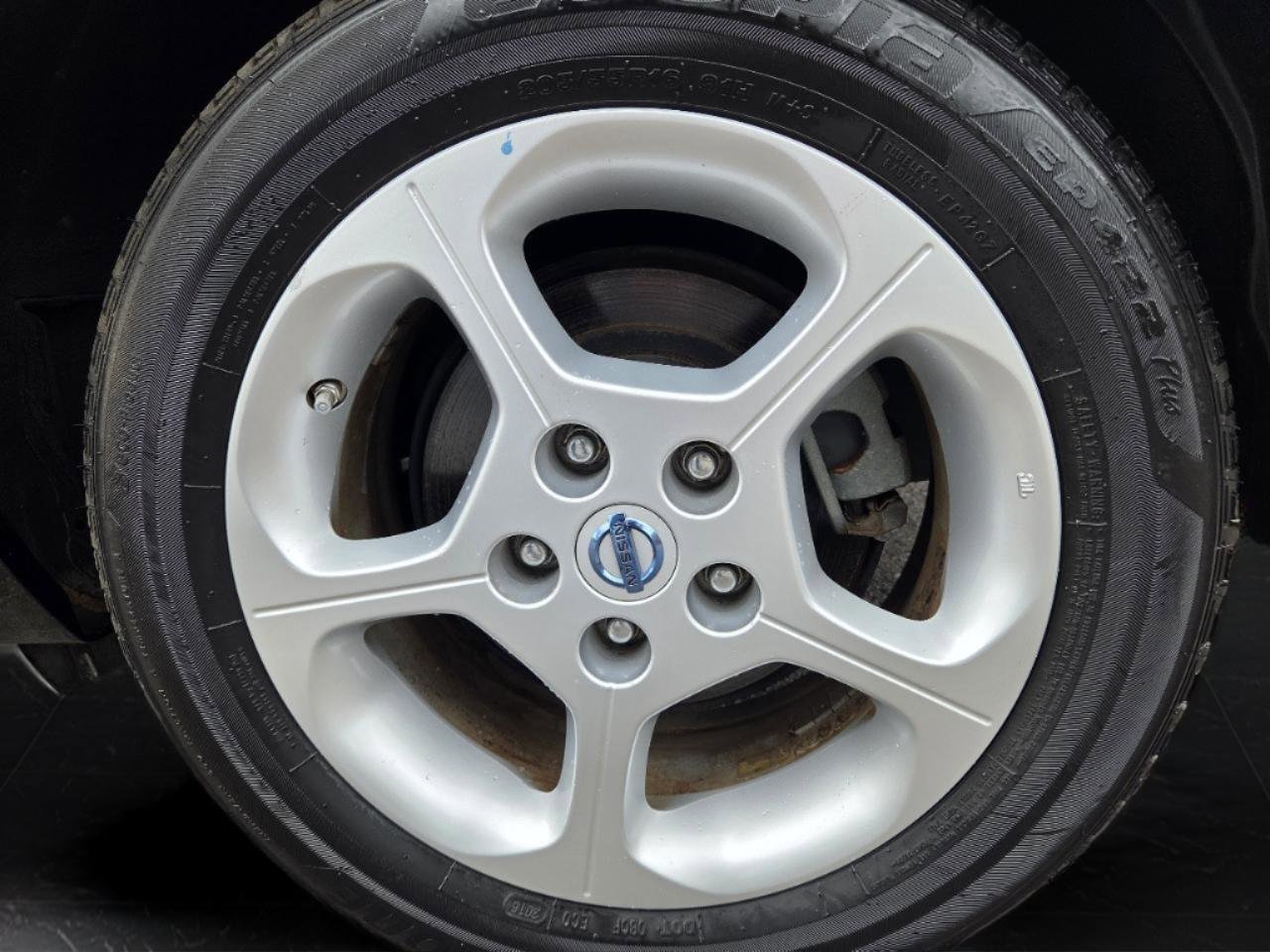 Used 2011 Nissan Leaf SL FWD image 30