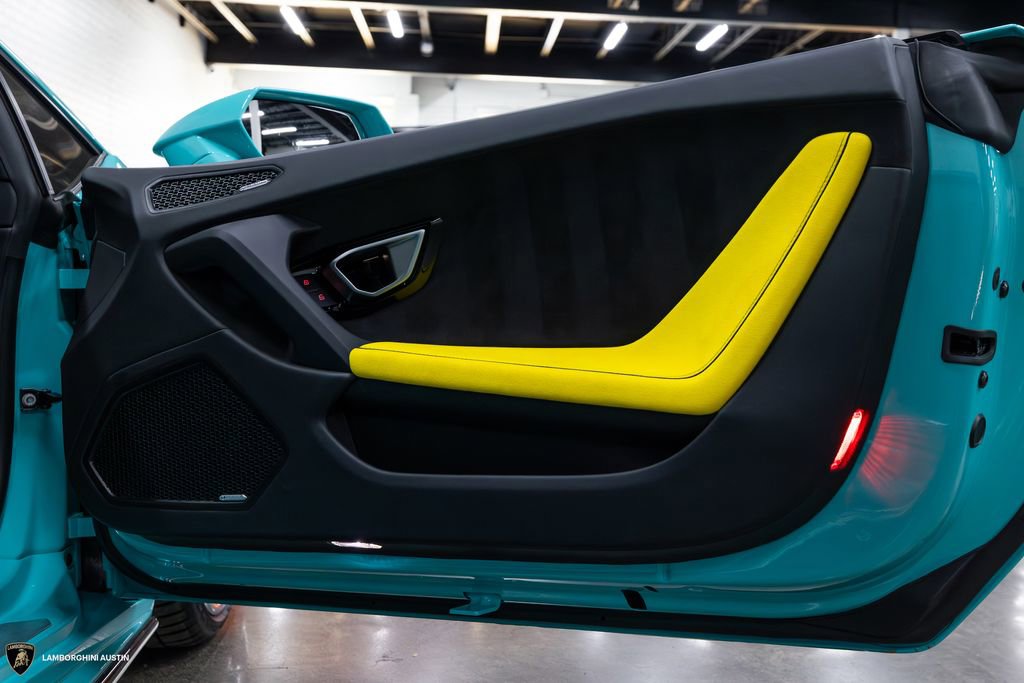 Used 2022 Lamborghini Huracan EVO image 30