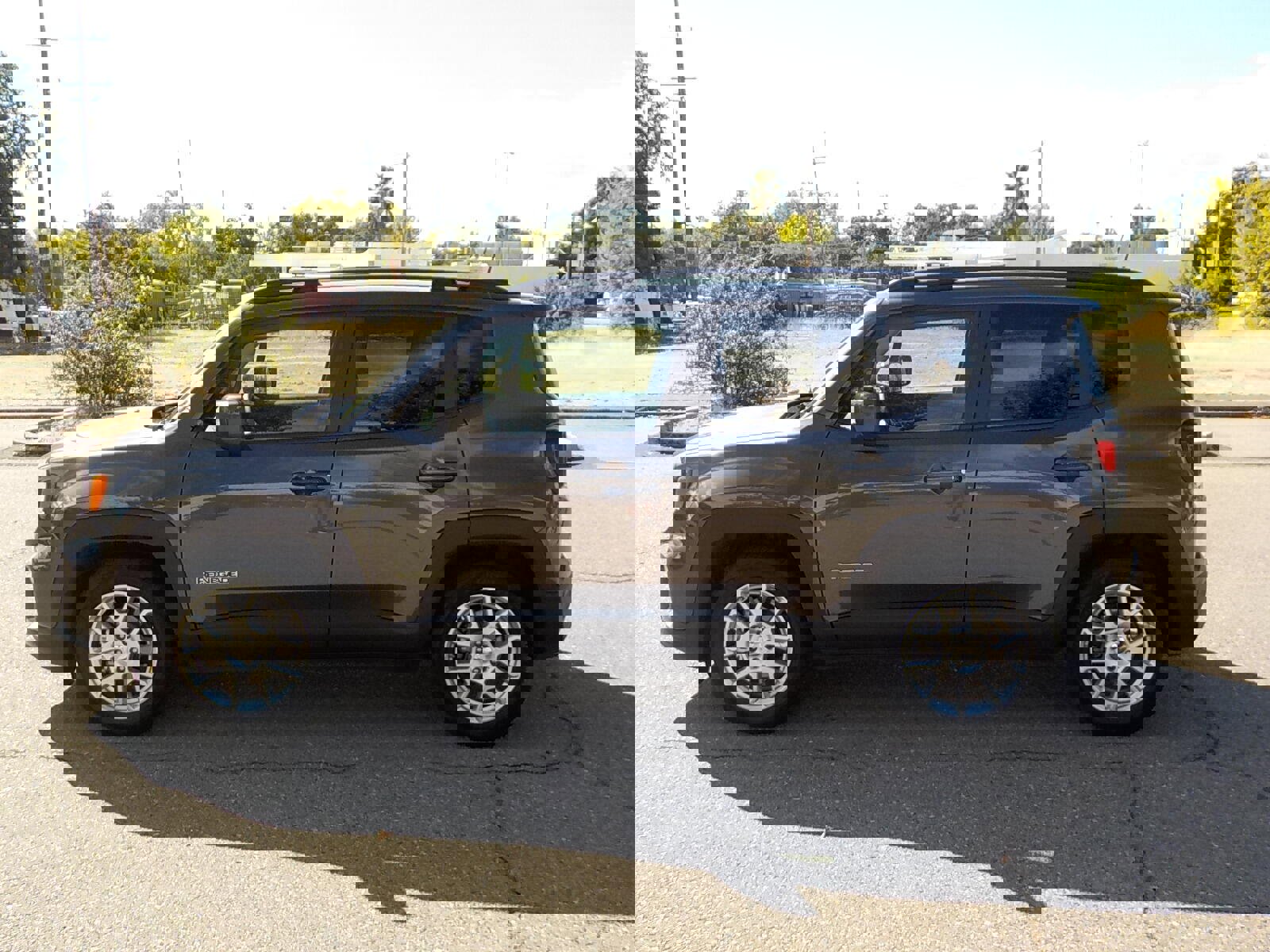 Used 2021 Jeep Renegade Latitude image 7