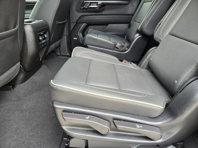 Used 2025 Chevrolet Suburban Premier image 29