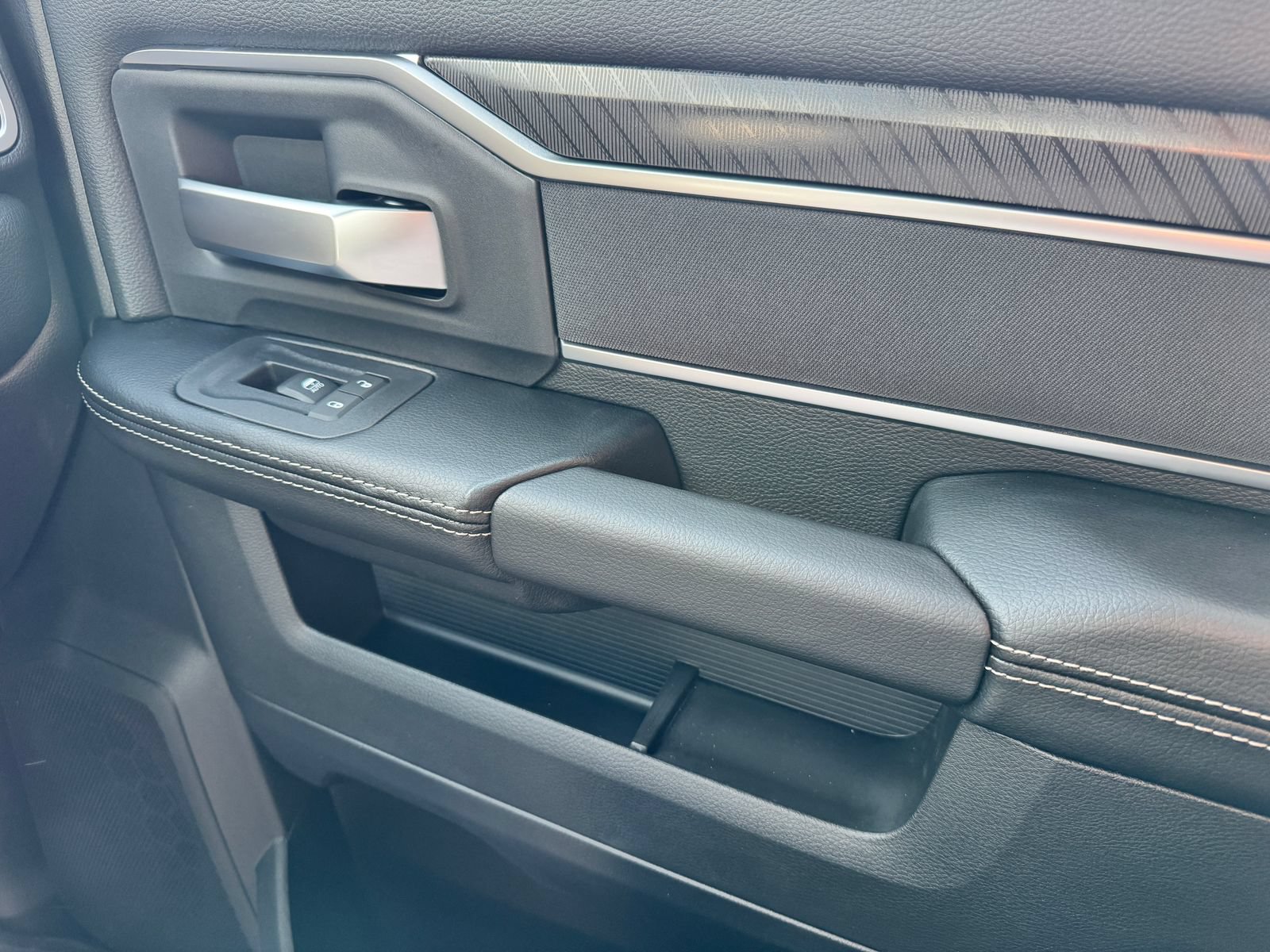 New 2027 RAM 3500 Big Horn AWD/4WD image 21