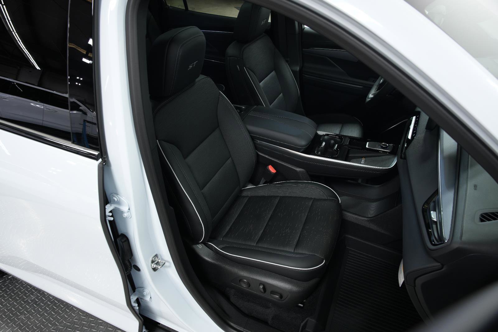 New 2026 Buick Enclave Sport Touring w/ Power Package image 19