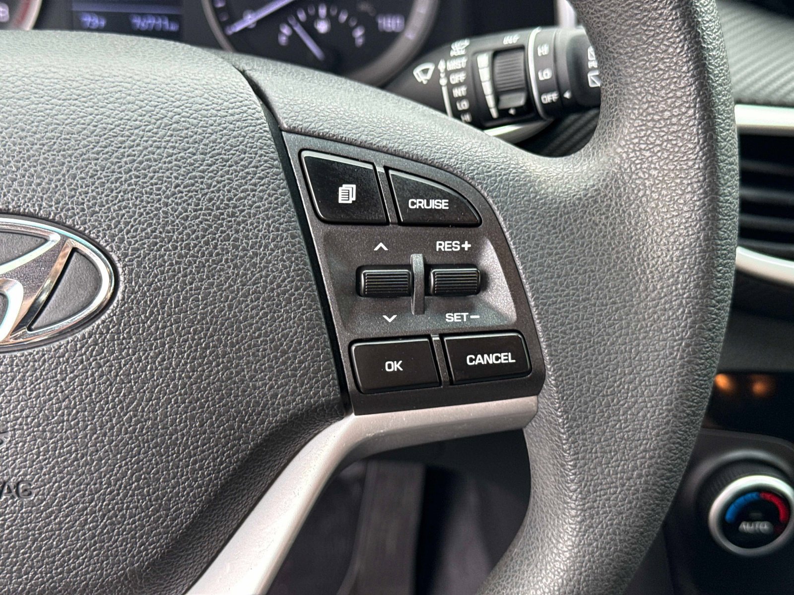 Used 2019 Hyundai Tucson Sport FWD image 31