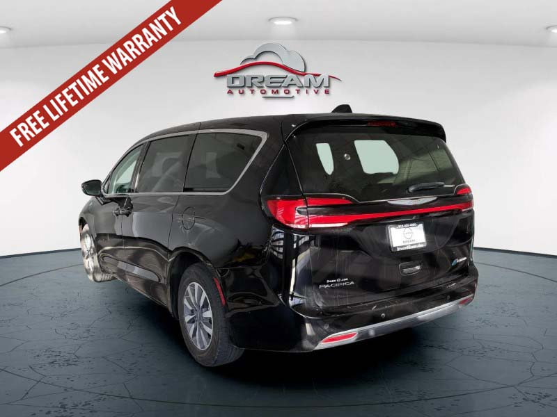 Used 2024 Chrysler Pacifica Limited FWD image 6