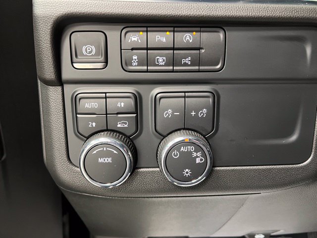 Used 2025 Chevrolet Tahoe LT AWD/4WD image 26